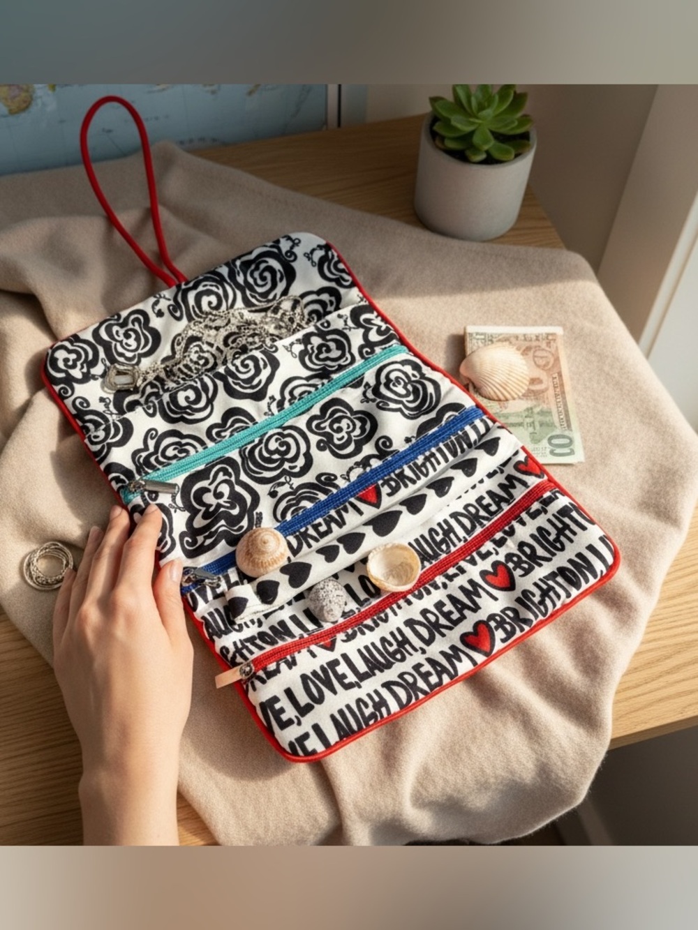 Brighton Jewlery bag - Picture 2 of 3